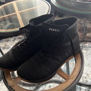 Black NOBULL mid rise lifting shoe